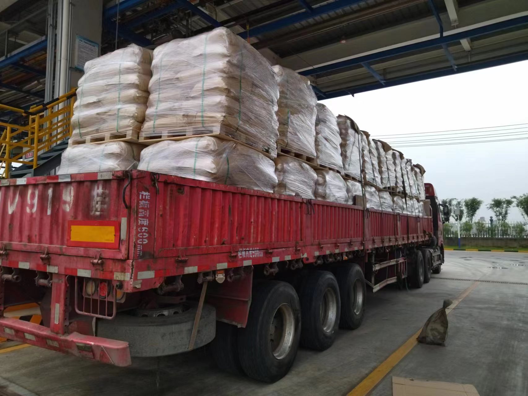 “疫军”围困万千沉，，，，，，，我自岿然不动 —— 记4月疫情下的BB贝博艾弗森物流保险